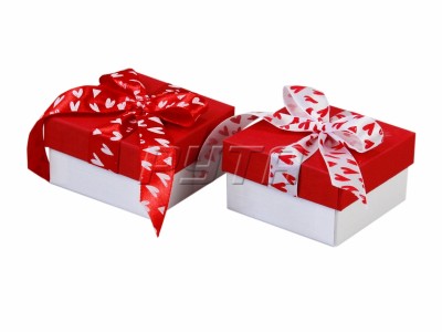 300130 Футляр картонный с цветной лентой на крышке, серия Подарочная 60х60