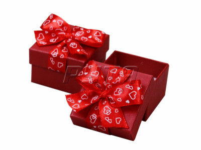 300101 Футляр картонный с цветной лентой на крышке, серия Подарочная 45х45